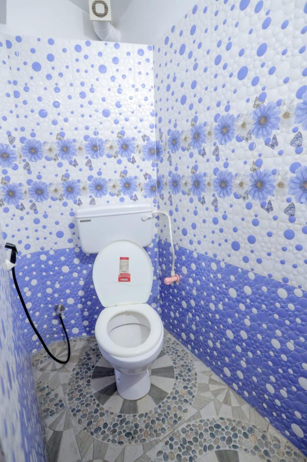 El Lora Resldency Bed & Breakfast Мунар Екстериор снимка